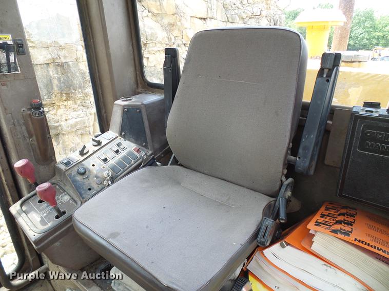 image for item DD8581 1995 Champion 720A motor grader