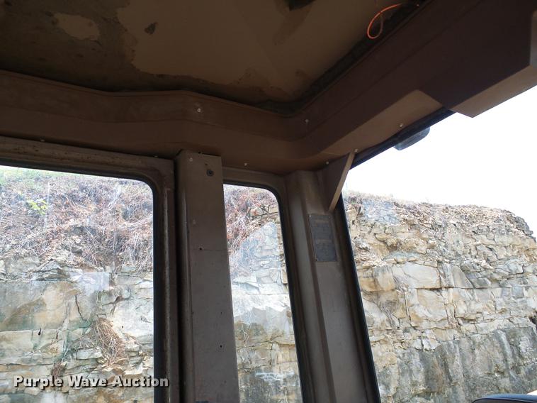 image for item DD8581 1995 Champion 720A motor grader