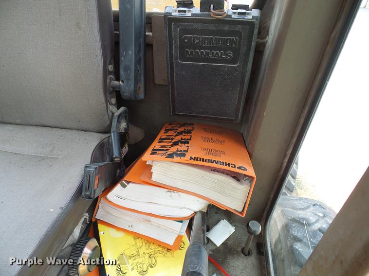 image for item DD8581 1995 Champion 720A motor grader