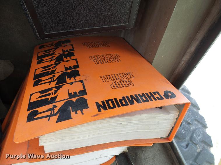 image for item DD8581 1995 Champion 720A motor grader