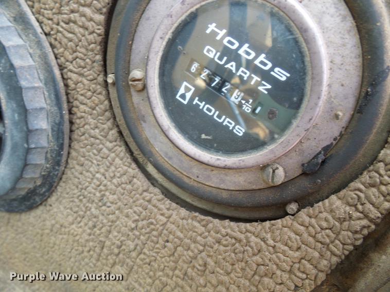 image for item DD8581 1995 Champion 720A motor grader