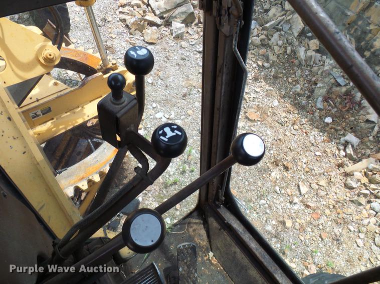 image for item DD8581 1995 Champion 720A motor grader