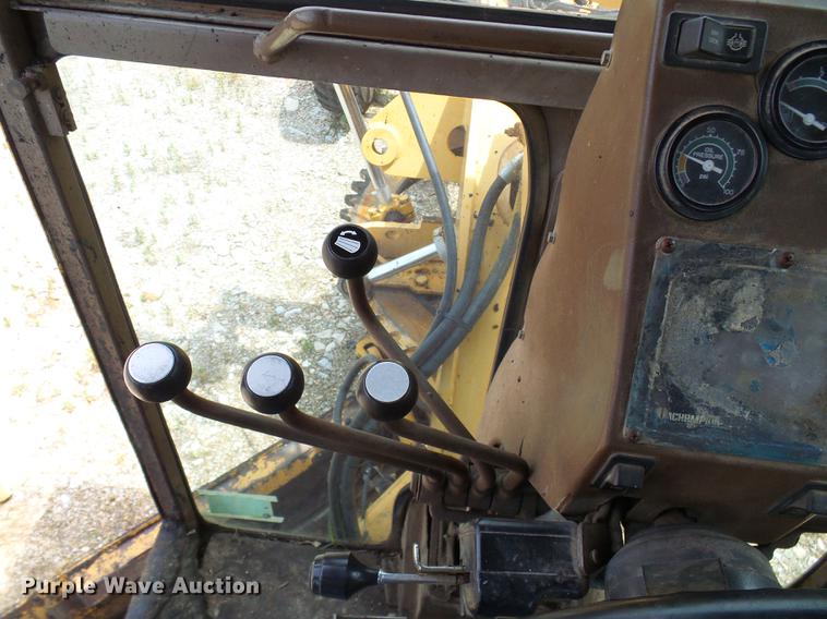 image for item DD8581 1995 Champion 720A motor grader