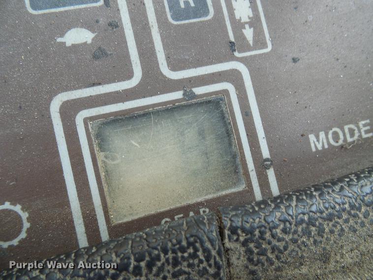 image for item DD8581 1995 Champion 720A motor grader