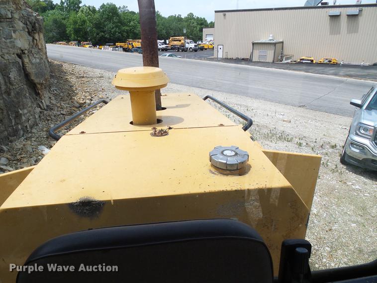 image for item DD8581 1995 Champion 720A motor grader