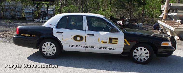 image for item DE3641 2011 Ford Crown Victoria Police Interceptor