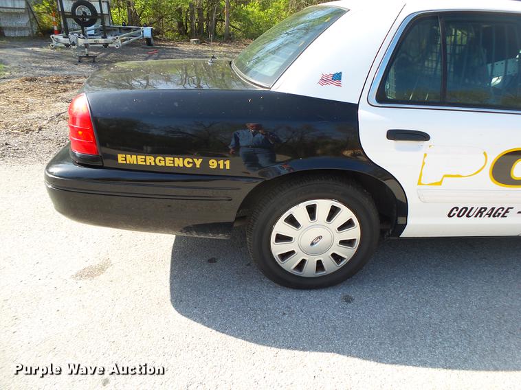 image for item DE3641 2011 Ford Crown Victoria Police Interceptor