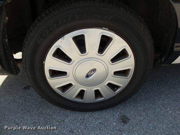 image for item DE3641 2011 Ford Crown Victoria Police Interceptor