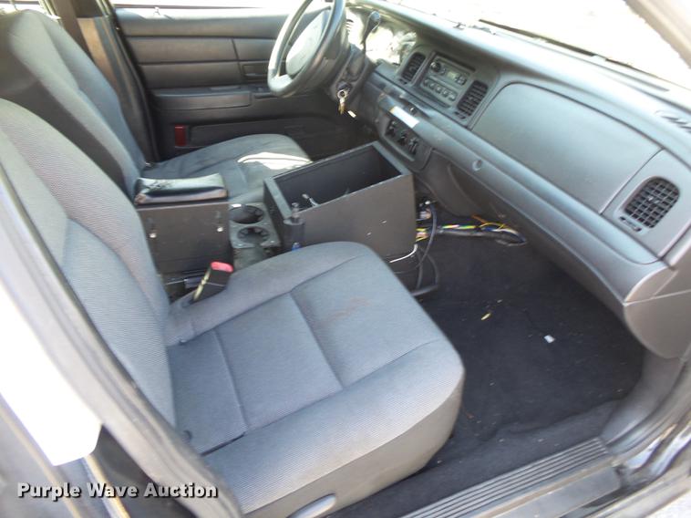image for item DE3641 2011 Ford Crown Victoria Police Interceptor