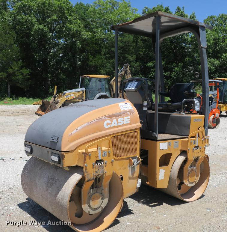 image for item DE3741 Case DV204 double drum vibratory roller