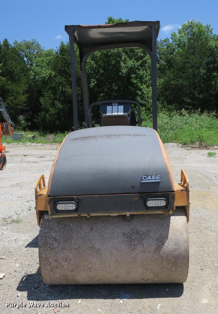 image for item DE3741 Case DV204 double drum vibratory roller