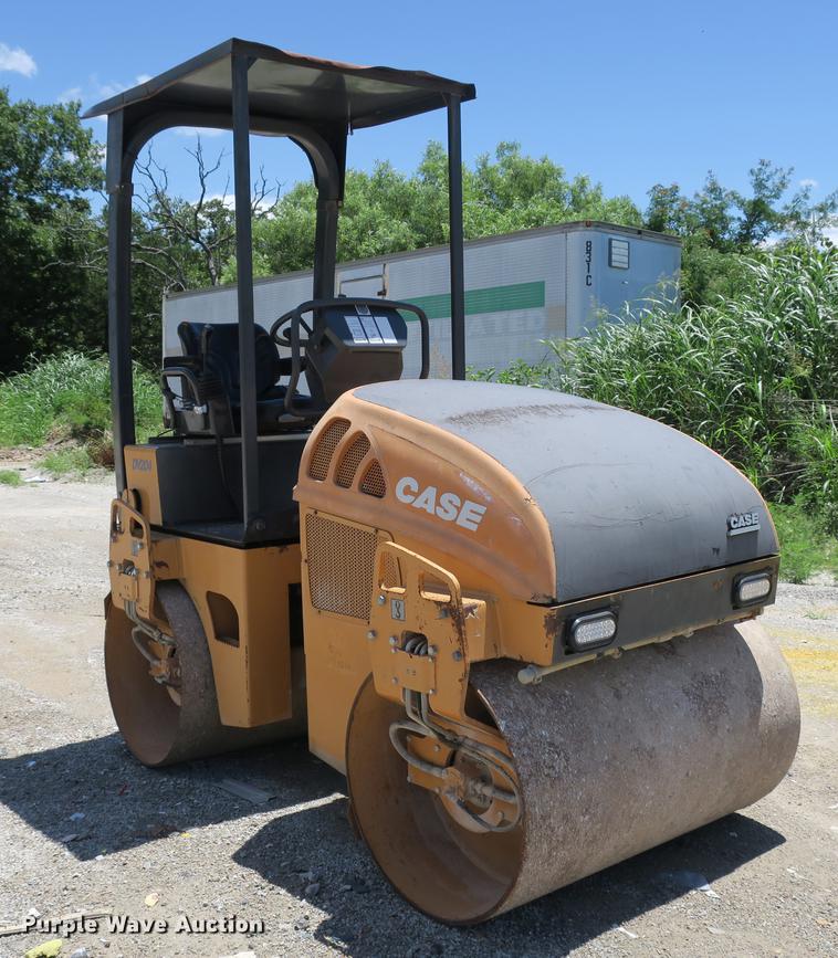 image for item DE3741 Case DV204 double drum vibratory roller