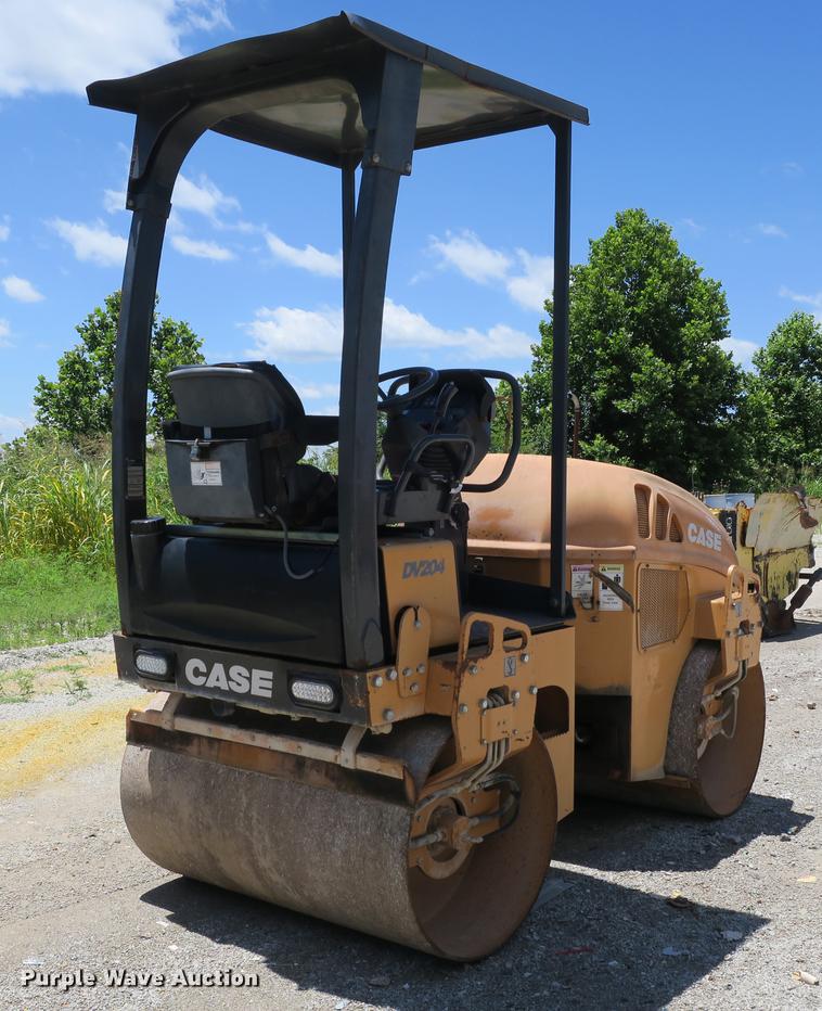 image for item DE3741 Case DV204 double drum vibratory roller