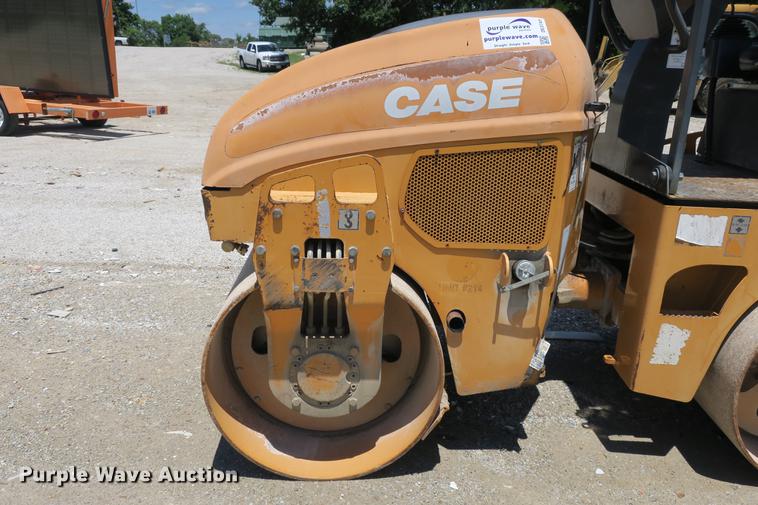 image for item DE3741 Case DV204 double drum vibratory roller