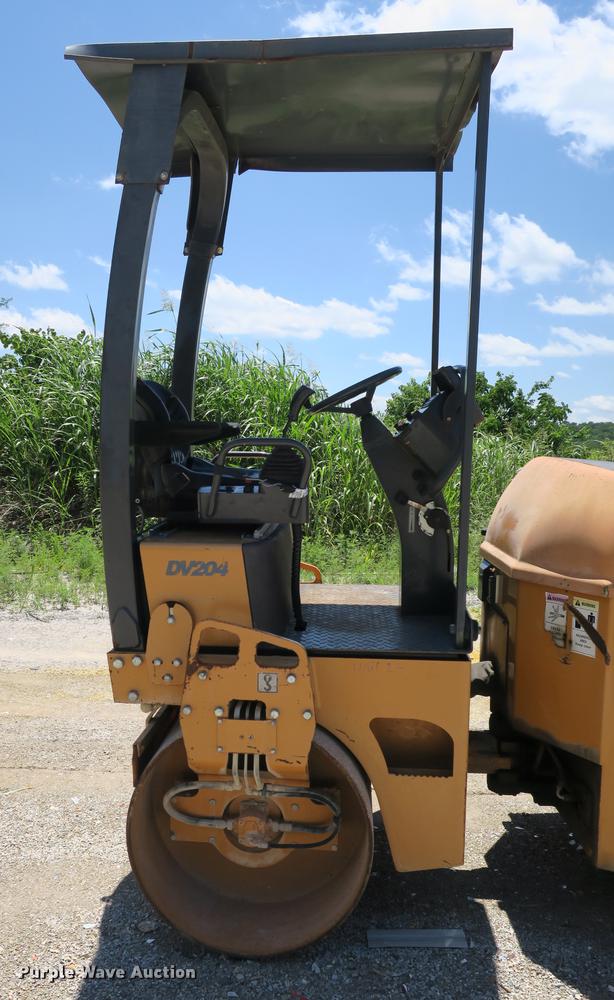 image for item DE3741 Case DV204 double drum vibratory roller