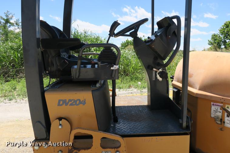 image for item DE3741 Case DV204 double drum vibratory roller