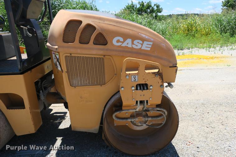 image for item DE3741 Case DV204 double drum vibratory roller