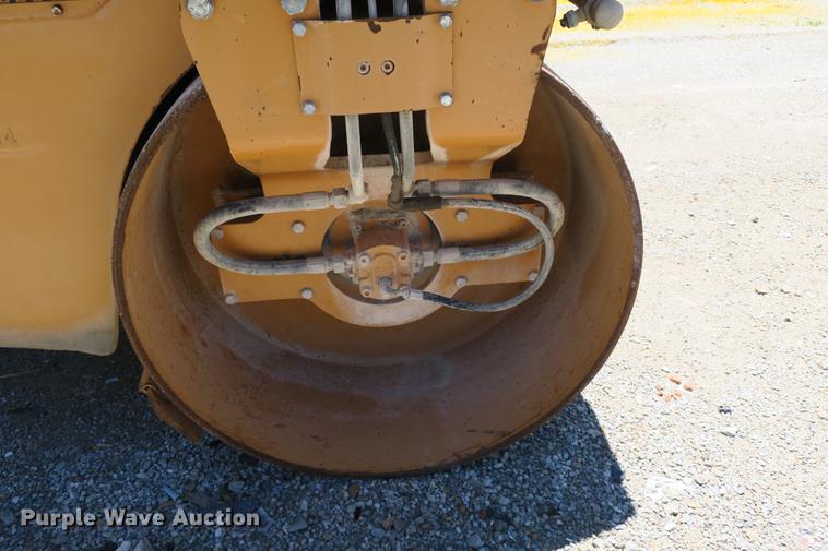 image for item DE3741 Case DV204 double drum vibratory roller