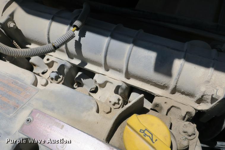 image for item DE3741 Case DV204 double drum vibratory roller