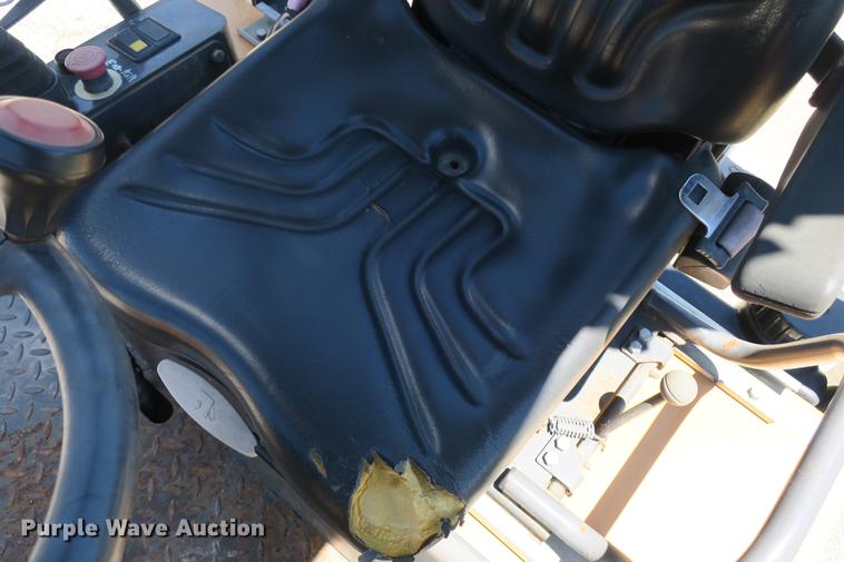 image for item DE3741 Case DV204 double drum vibratory roller