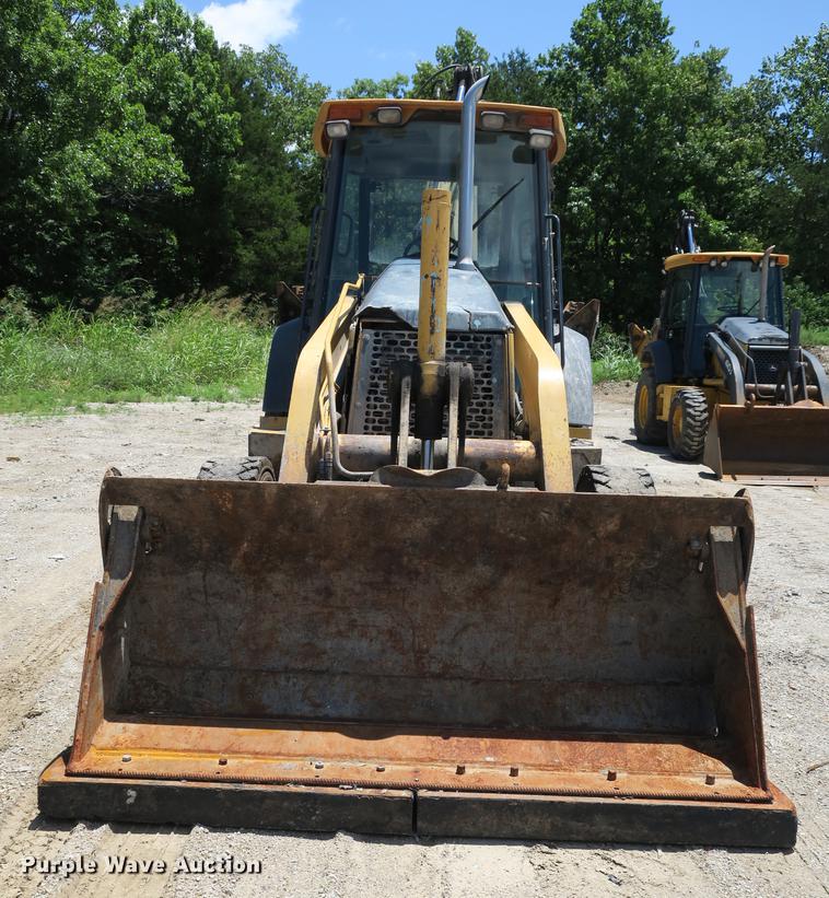 image for item DE3743 2003 John Deere 410G backhoe