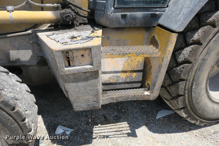 image for item DE3743 2003 John Deere 410G backhoe