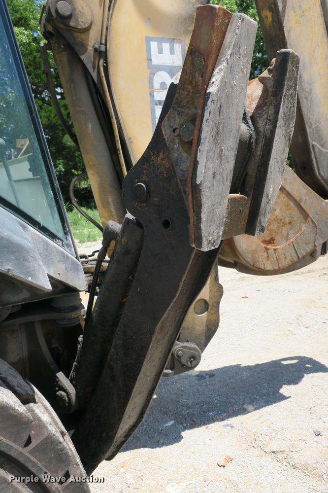 image for item DE3743 2003 John Deere 410G backhoe