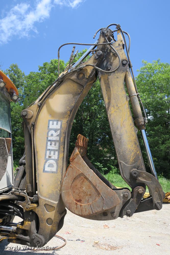 image for item DE3743 2003 John Deere 410G backhoe