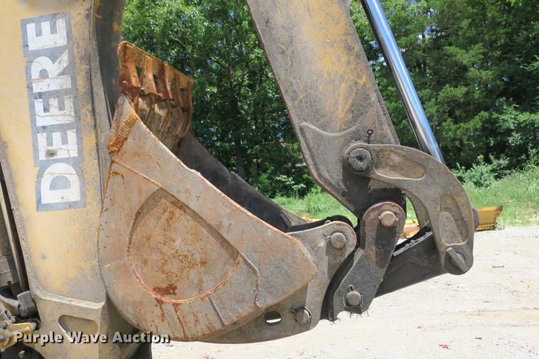 image for item DE3743 2003 John Deere 410G backhoe
