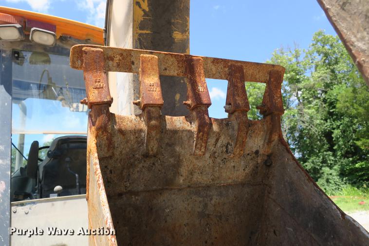 image for item DE3743 2003 John Deere 410G backhoe