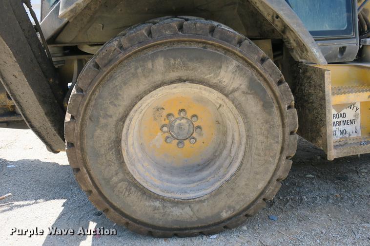 image for item DE3743 2003 John Deere 410G backhoe