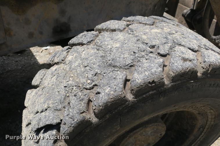 image for item DE3743 2003 John Deere 410G backhoe