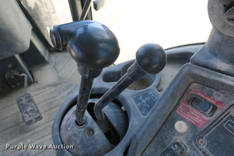 image for item DE3743 2003 John Deere 410G backhoe