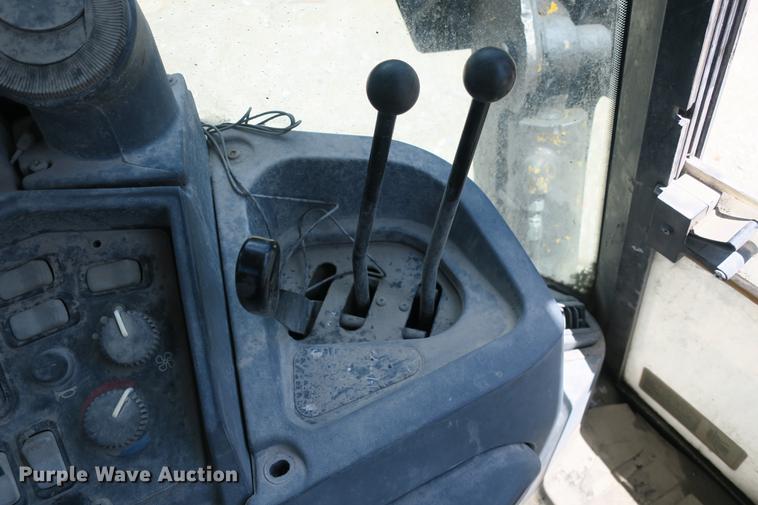 image for item DE3743 2003 John Deere 410G backhoe