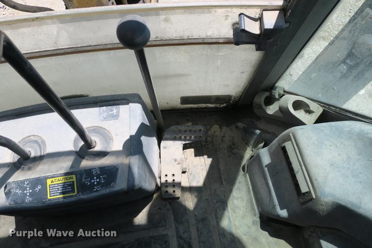 image for item DE3743 2003 John Deere 410G backhoe