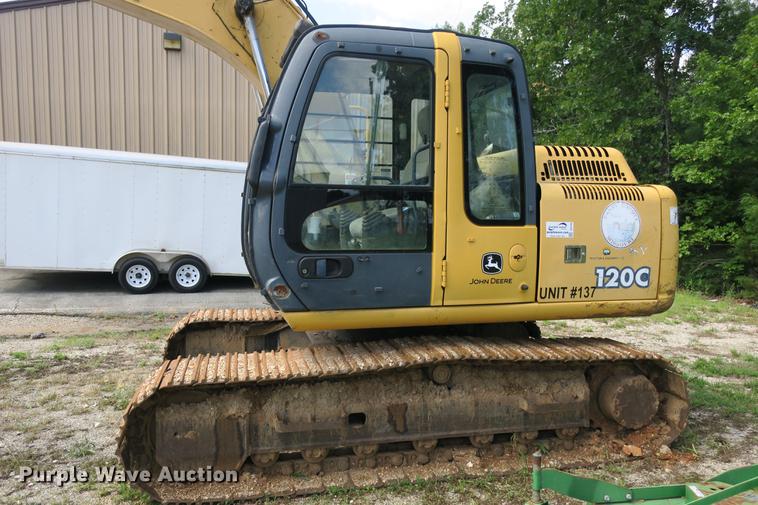 image for item DE3744 2004 John Deere 120C excavator