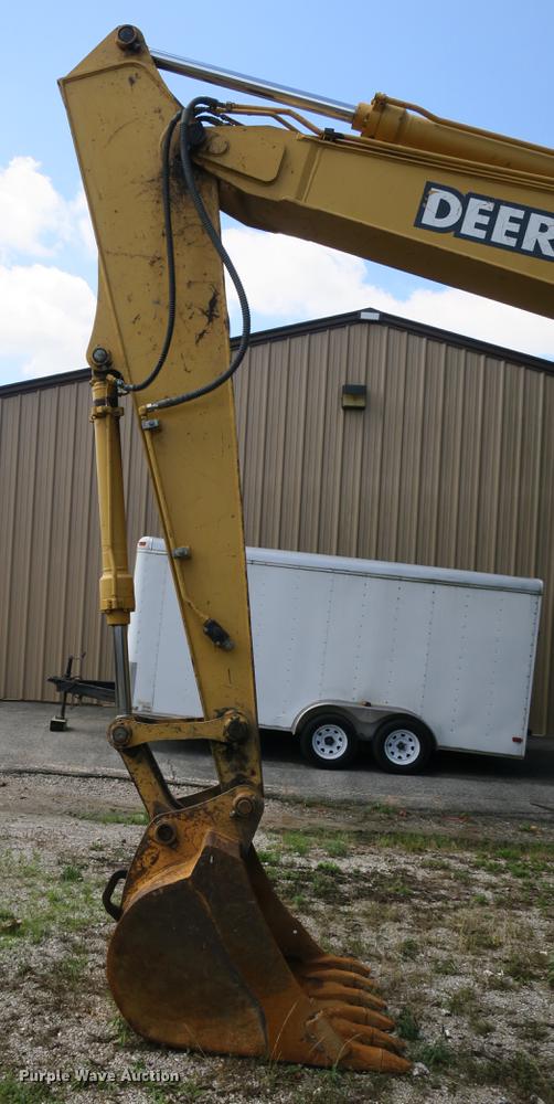 image for item DE3744 2004 John Deere 120C excavator