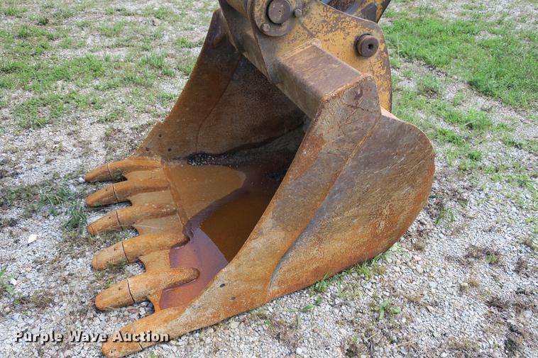 image for item DE3744 2004 John Deere 120C excavator