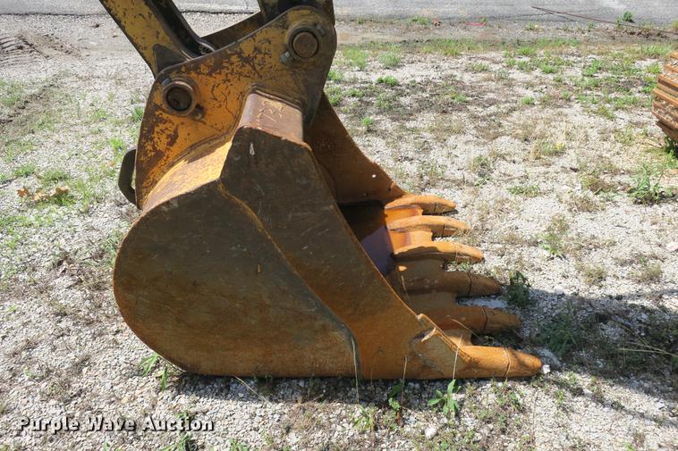 image for item DE3744 2004 John Deere 120C excavator