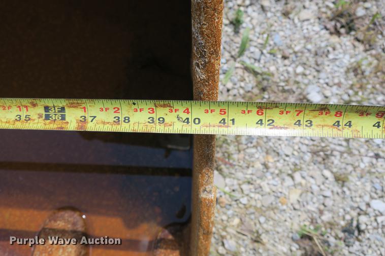 image for item DE3744 2004 John Deere 120C excavator