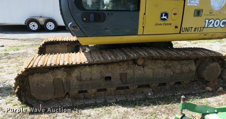 image for item DE3744 2004 John Deere 120C excavator