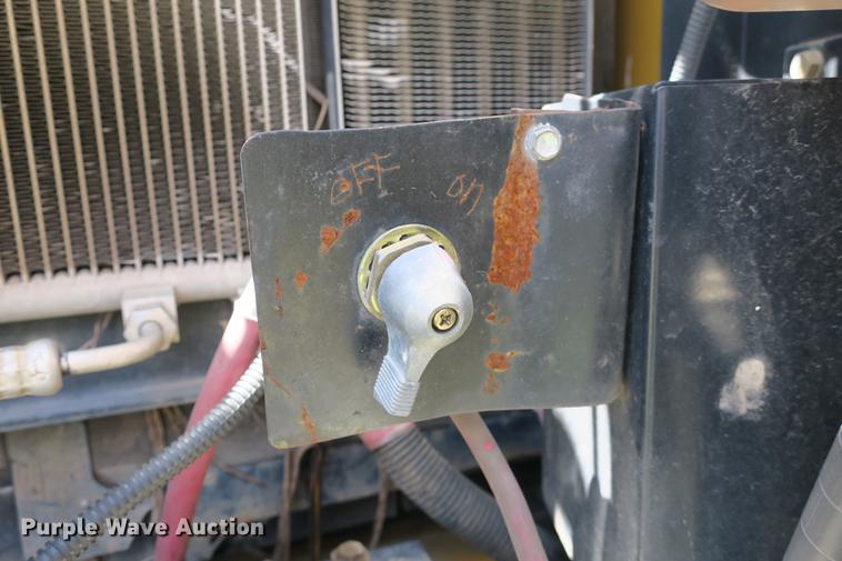 image for item DE3744 2004 John Deere 120C excavator