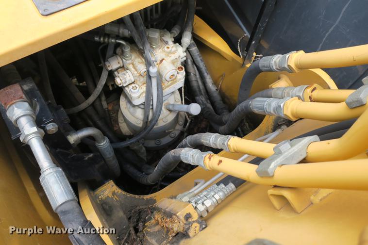 image for item DE3744 2004 John Deere 120C excavator