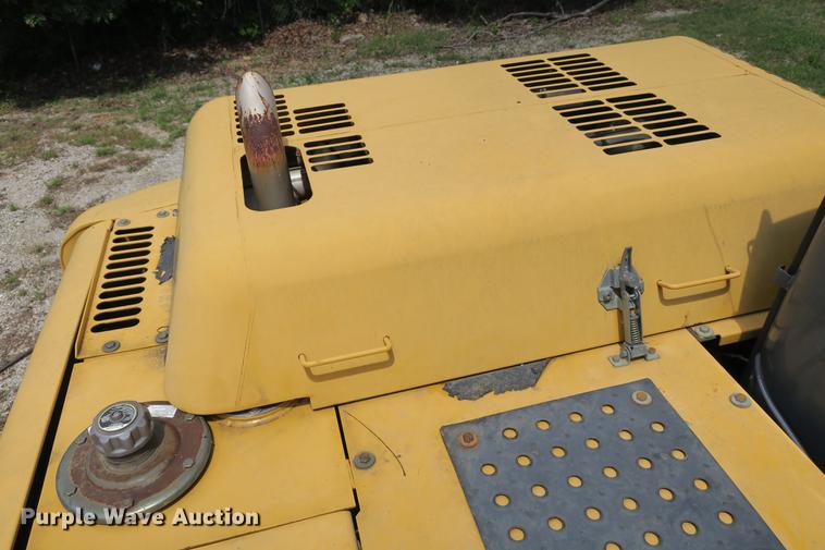 image for item DE3744 2004 John Deere 120C excavator