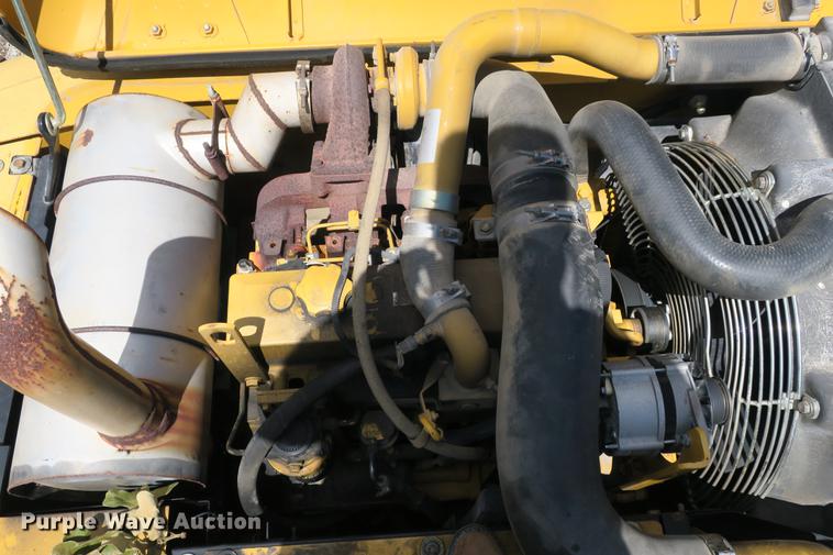 image for item DE3744 2004 John Deere 120C excavator