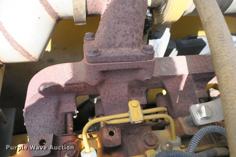 image for item DE3744 2004 John Deere 120C excavator