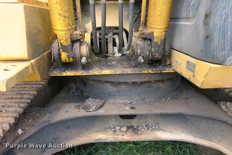 image for item DE3744 2004 John Deere 120C excavator