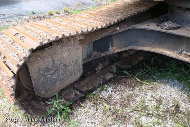 image for item DE3744 2004 John Deere 120C excavator