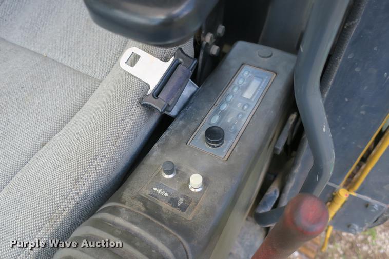 image for item DE3744 2004 John Deere 120C excavator