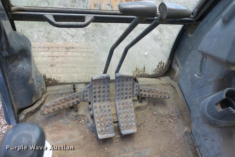 image for item DE3744 2004 John Deere 120C excavator